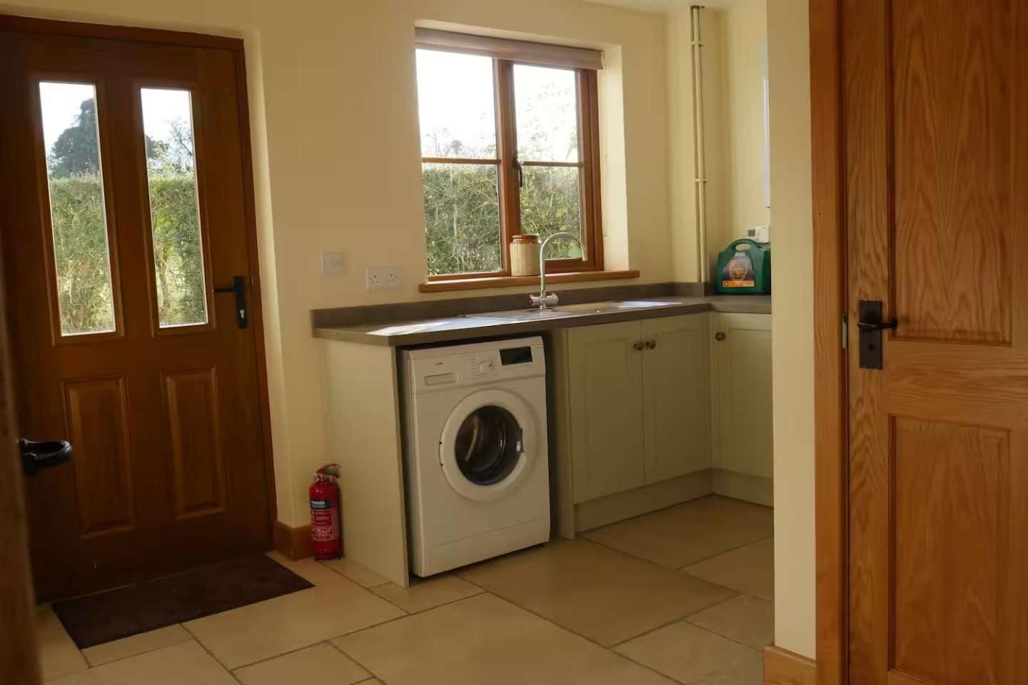 Cherry Trees - 2 Bedrooms -Pets Ok - Woodburner Hereford Bagian luar foto